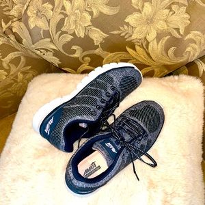 Avia Avi-Rift memory foam running shoes. NWOT